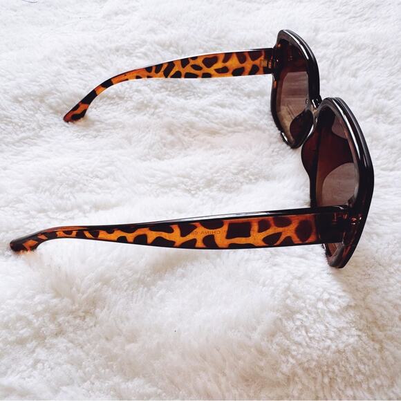 Abby Tortoise Brown Square Frame Sunglasses - Picture 6 of 10